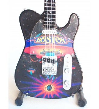 Guitare miniature Fender Telecaster hommage au groupe "Boston" gros plan vue de face
