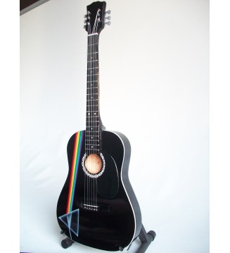 Guitare miniature acoustique noire "Dark side of the moon" Pink Floyd vue globale de côté