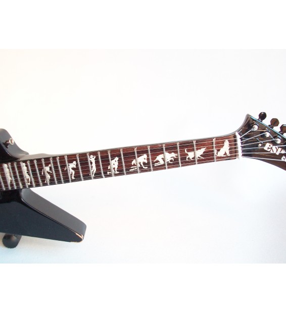Guitare miniature Axe heaven ESP Explorer "man to wolf" James