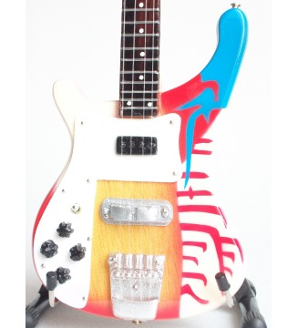 Guitare miniature basse Rickenbacker psychedelic Mc Cartney-Beatles gros plan de face