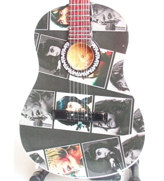 Guitare miniature acoustique - The Beatles - Let it be vue de face
