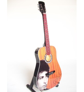 Guitare miniature acoustique Bob Dylan vue globale de côté