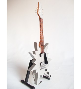 Guitare miniature Star guitar de Björn Ulvaeus du groupe ABBA vue globale de coté