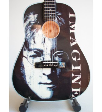 Guitare miniature acoustique john lennon imagine gros plan vue de face