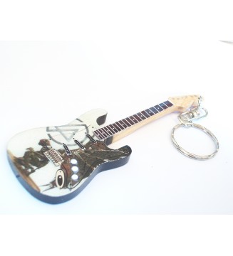 Porte clef en bois en forme de guitare Linkin Park vue de droite