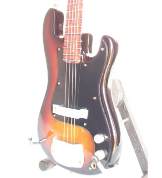 Guitare miniature basse Fender precision sunburst gros plan vue de gauche