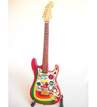 Guitare miniature Fender stratocaster Rocky Georges Harrison Beatles plan général vue de face