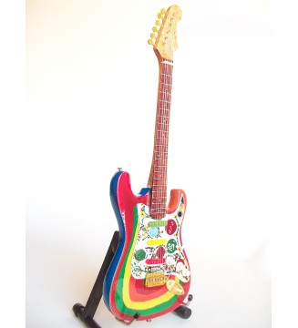 Guitare miniature Fender stratocaster Rocky Georges Harrison Beatles plan général vue de droite