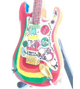 Guitare miniature Fender stratocaster Rocky Georges Harrison Beatles gros plan vue de gauche
