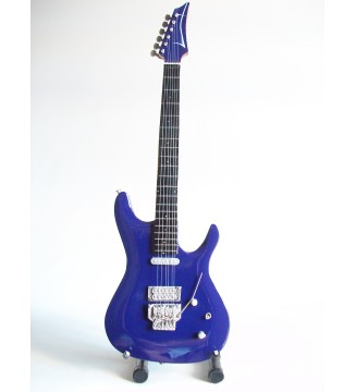 Guitare miniature violette...