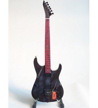 Guitare miniature kirks guitar kirk hammett Metallica plan global de face