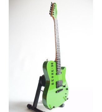 Guitare miniature Manson DRONE 94 Matt Bellamy de Muse vue de droite en plan general