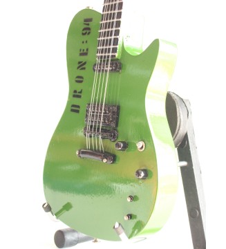 Guitare miniature Manson DRONE 94 Matt Bellamy de Muse vue de gauche en gros plan