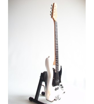 Guitare basse miniature Flea jazz bass Red Hot Chili Peppers vue globale vue de droite