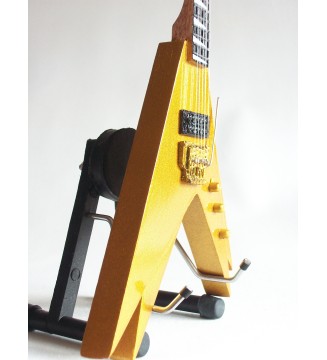 Guitare miniature Jackson double V de Vinnie Vincent de Kiss gros plan de droite