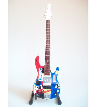 Guitare basse miniature Flea Red Hot Chili Peppers vue globale de face