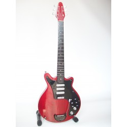Guitare miniature special red Brian May Queen vue globale de face